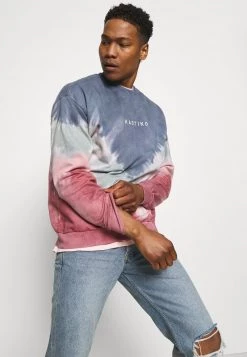 Kaotiko UNISEX- CREW TIE DYE BUSTER - Sweatshirt - Dark Blue 12 Kaotiko UNISEX- CREW TIE DYE BUSTER - Sweatshirt - Dark Blue -Kaotikoire Magasin 0422e352d0e645c49d93852ab8e1bcc9