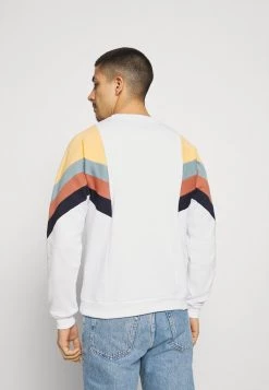 Kaotiko CREW SEATTLE UNISEX - Sweatshirt - White -Kaotikoire Magasin 0ca2b582433c446ab2a0f12e6f76ff33