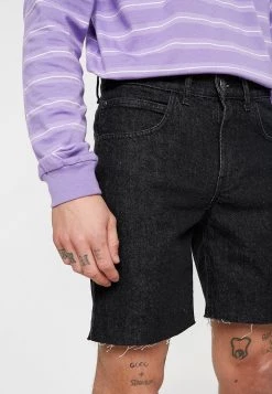 Kaotiko Jeans Shorts - Black - Herren -Kaotikoire Magasin 1883d043e450462ebf472e410ec59b4d