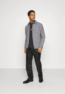 Kaotiko - Unisex WASHED VENUS ROSES - T-Shirt Print - Black Acid Wash 10 Kaotiko - Unisex WASHED VENUS ROSES - T-Shirt Print - Black Acid Wash -Kaotikoire Magasin 3298026730c8414b9d6368ee20b13591