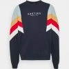 Kaotiko CREW SEATTLE UNISEX - Sweatshirt - Dark Blue 1 Kaotiko CREW SEATTLE UNISEX - Sweatshirt - Dark Blue -Kaotikoire Magasin 434ce93845924184970c7f1c27ba4493