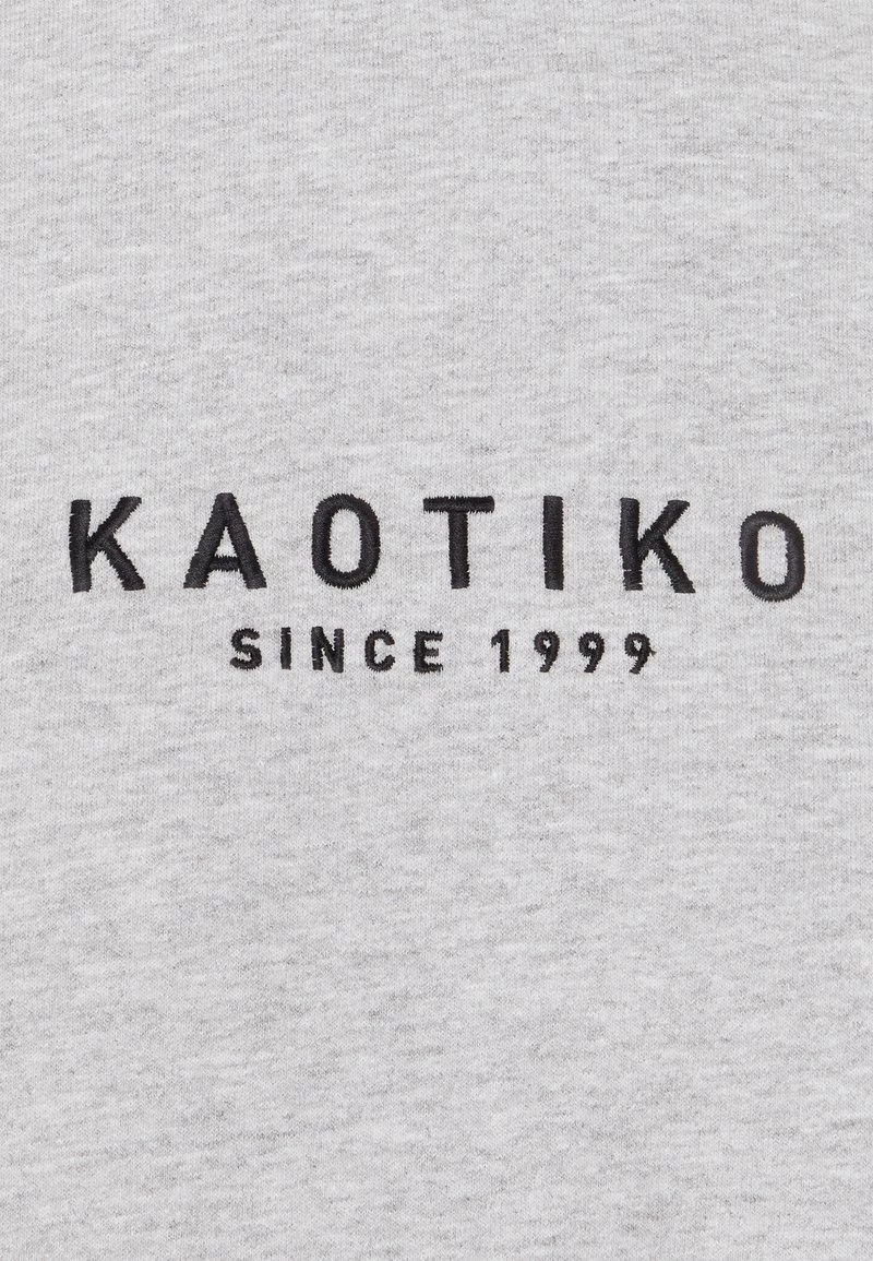 Kaotiko CREW WALKER UNISEX - Sweatshirt - Gris 9 Kaotiko CREW WALKER UNISEX - Sweatshirt - Gris – Bild 7