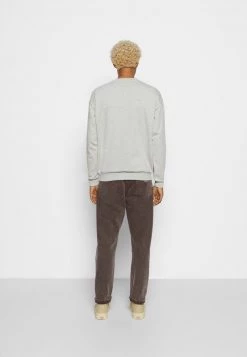 Kaotiko CREW ROCKS MOUNTAINS UNISEX - Sweatshirt - Grey 13 Kaotiko CREW ROCKS MOUNTAINS UNISEX - Sweatshirt - Grey -Kaotikoire Magasin 774b51ef2aa94299b7f80c55f8294e87