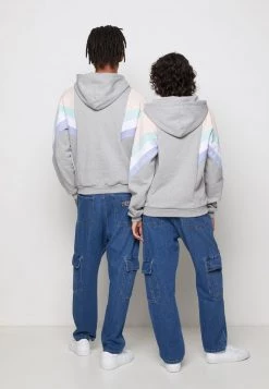 Kaotiko SUD CAP EWAN UNISEX - Kapuzenpullover - Grey/pink/green/white/grape 11 Kaotiko SUD CAP EWAN UNISEX - Kapuzenpullover - Grey/pink/green/white/grape -Kaotikoire Magasin 93bfe19636e64179bf7813c140015ba9