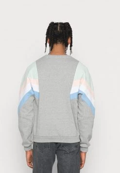 Kaotiko CREW SEATTLE - Sweatshirt - Grey/ Soft Green - Herren -Kaotikoire Magasin 9d703151602b434f99968ea4529408d5