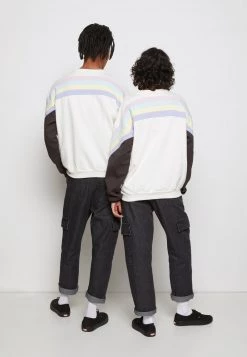 Kaotiko - Unisex CREW WALKER - Sweatshirt - Ivory/grey/pink -Kaotikoire Magasin a3d14f0c70c44472acb435b9868b2417