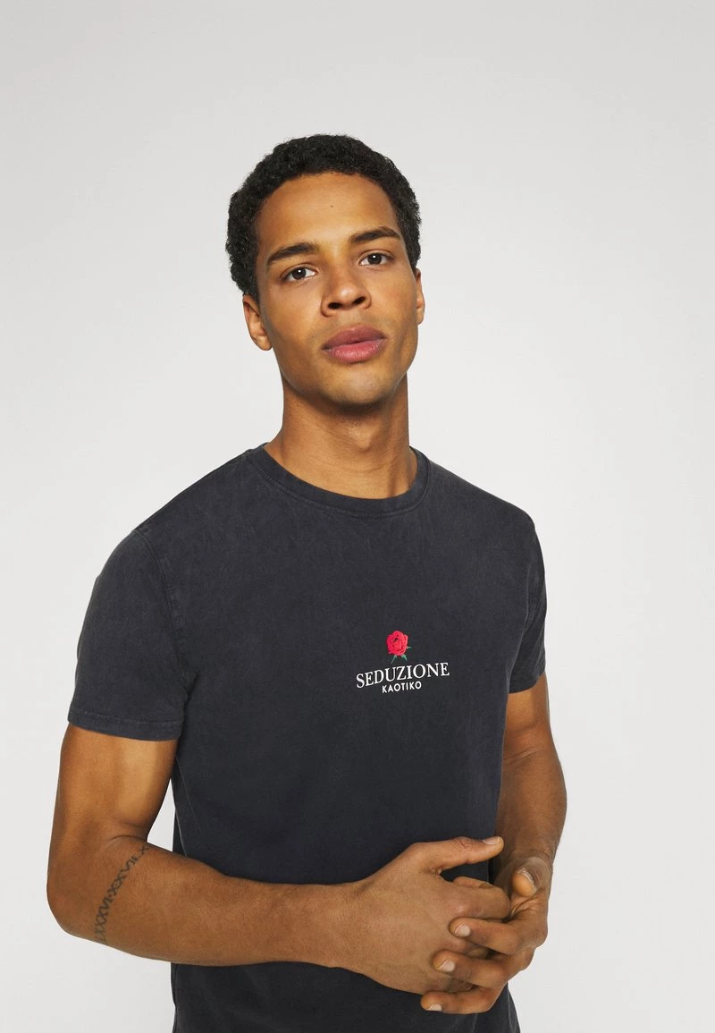 Kaotiko - Unisex WASHED VENUS ROSES - T-Shirt Print - Black Acid Wash 6 Kaotiko - Unisex WASHED VENUS ROSES - T-Shirt Print - Black Acid Wash – Bild 4