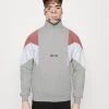 Kaotiko - Herren CREW BRENDAN - Sweatshirt - Grey/soft Burgundy 1 Kaotiko - Herren CREW BRENDAN - Sweatshirt - Grey/soft Burgundy -Kaotikoire Magasin c53fc8fcb78c4b38a6fe810559ee15e5