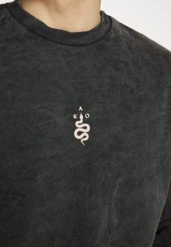 Kaotiko CREW WASHED PALM VIBES UNISEX - Sweatshirt - Black -Kaotikoire Magasin ff43e49e18a549ab80ae60ec6f4aea61